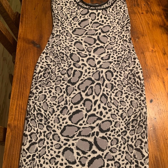 BCBG Maxazria leopard bodycon dress - Picture 6 of 7